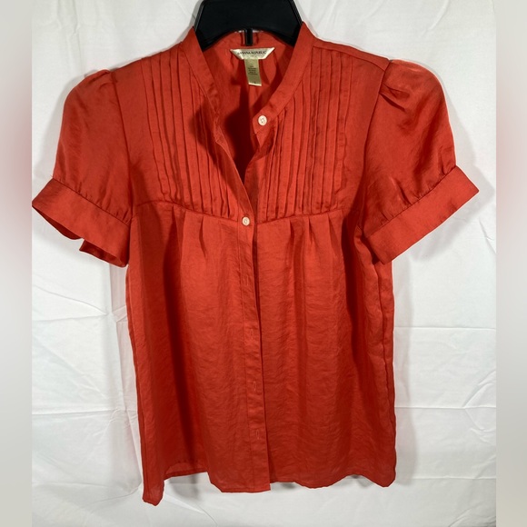 Banana Republic Tops - Banana republic button down capped sleeved blouse size small